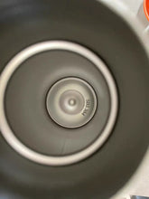 Load image into Gallery viewer, keevoek Vacuum flask,Double Wall Vacuum Insulated Flask (22 oz) Black
