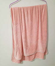 Load image into Gallery viewer, DRANIX bath towel,Bath Towels Quick-Dry High Absorbent 100%  Cotton Lightweight Towel for Bathroom, Guests, Pool, Gym, Camp, Travel, College Dorm, Shower
