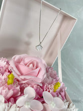 Load image into Gallery viewer, ENENAI Jewellery, shell shaped pendant crystal chain
