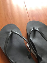 Load image into Gallery viewer, Melumeloo Beach shoes, casual outdoor beach shoes, vacation, travel
