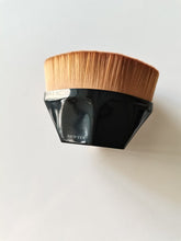 Load image into Gallery viewer, NEWYUE Osmetic Brushes,Foundation Brush Portable Cosmetic Brush for Blending Liquid
