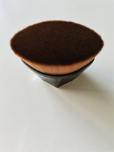 Load image into Gallery viewer, NEWYUE Osmetic Brushes,Foundation Brush Portable Cosmetic Brush for Blending Liquid

