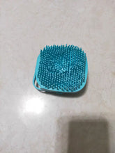 Load image into Gallery viewer, WELANE Pet brushes, Pet brushes for Bath Brush Soothing Massage Rubber Comb
