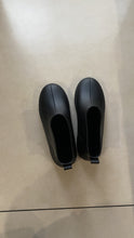 Load image into Gallery viewer, aohuiwangdianzi Rubber shoes,Rubber Elastic Solid Waterproof Anti-Slip Shoes
