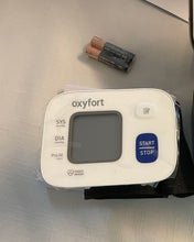 Load image into Gallery viewer, oxyfort sphygmomanometer, automatic wrist blood pressure cuff monitor

