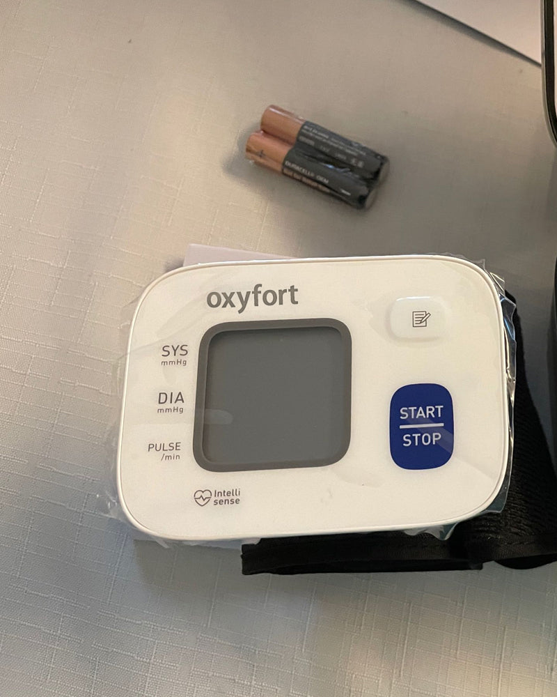 oxyfort sphygmomanometer, automatic wrist blood pressure cuff monitor